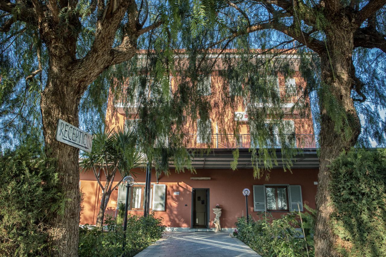 My Svago Hotel Mariglianella Esterno foto